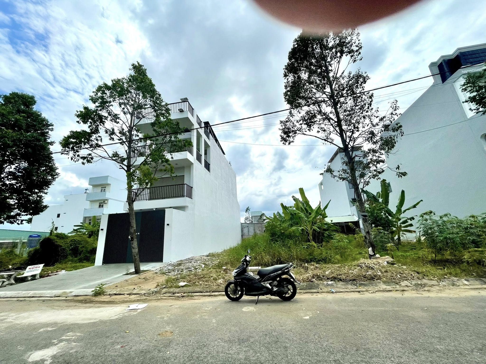 ✅✅Nền 125m2 đẹp không vướn, đường số 28 cách chợ 586 chỉ 1-2 phút đi bộ