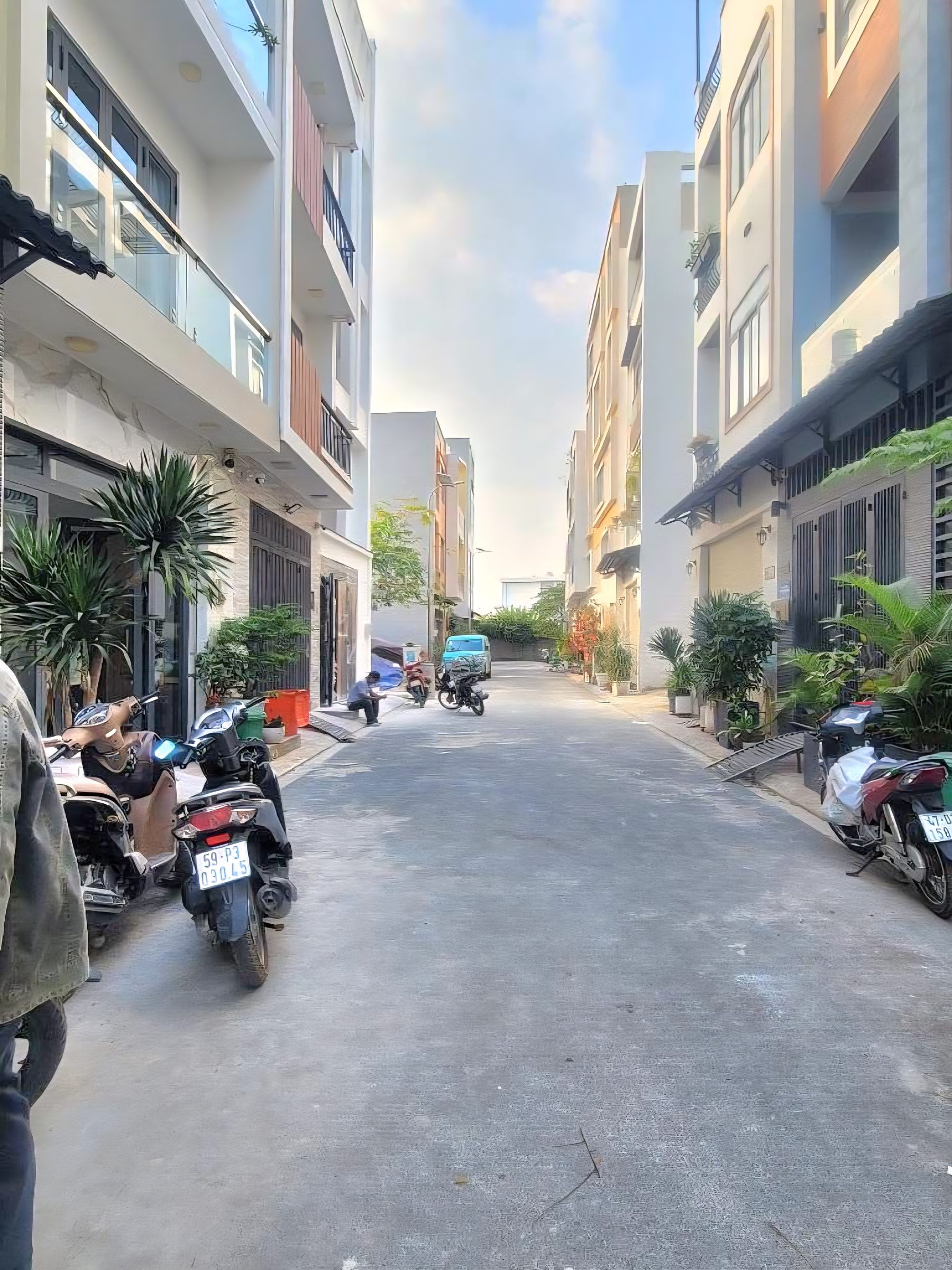 BÁN NHÀ ĐẸP SÁT KÊNH THAM LƯƠN.G - AEO.N MAILL TPHU - ĐƯỜNG XE TẢI - NGANG HƠN 4M