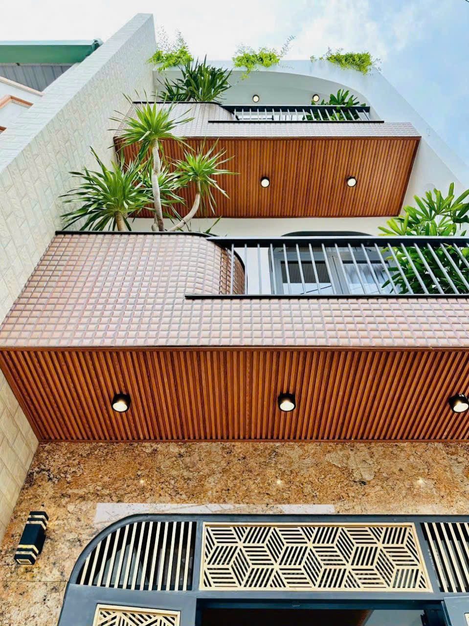 Giá tốt nhất: Bán nhà riêng tại Hiệp Bình Chánh, 2 tỷ 500, 56,8 m2, gần KDT Vạn Phúc. SHR.