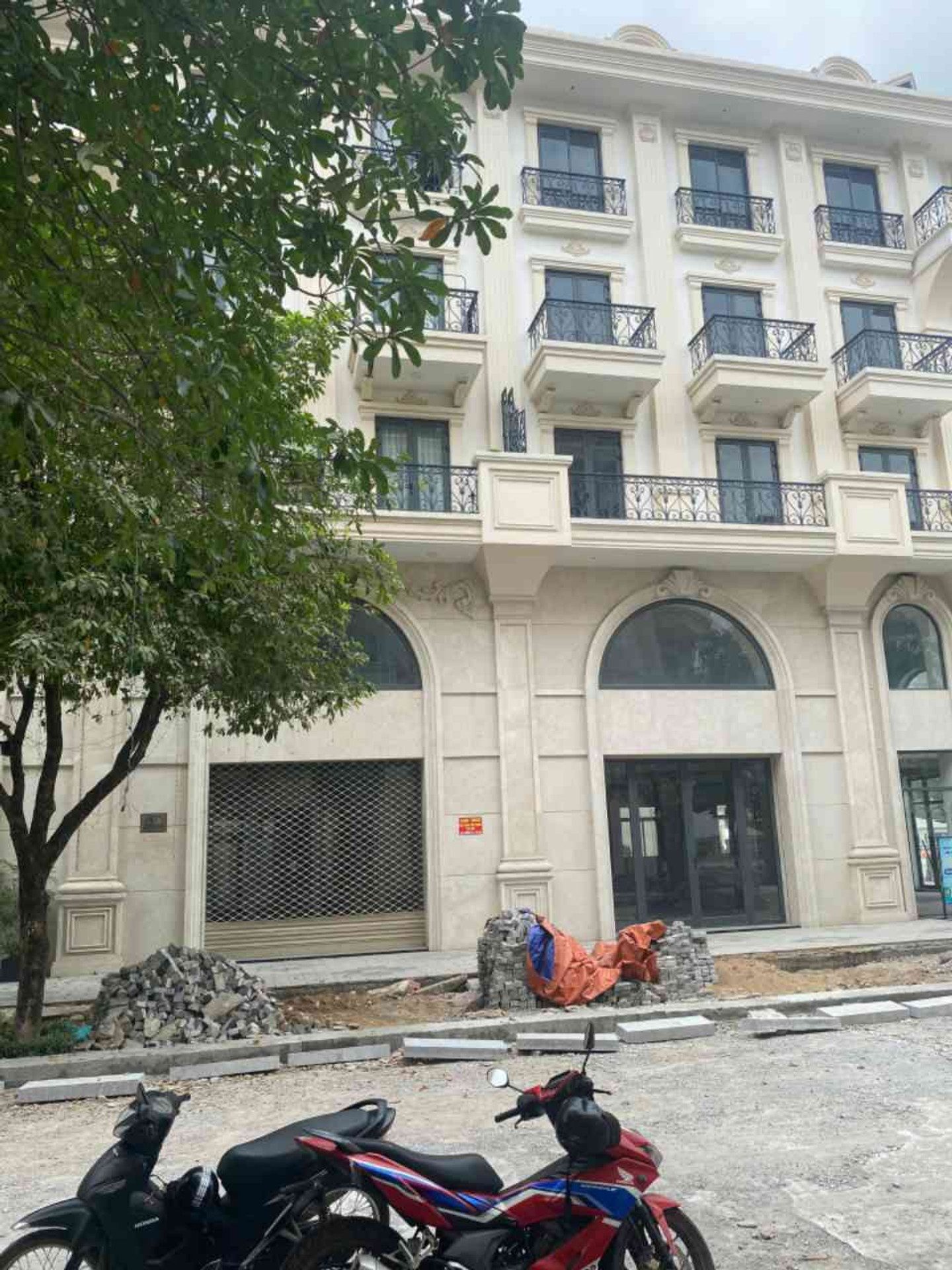 SIÊU BIỆT THỰ KHU ĐỒ THỊ VAN PHÚC CITY - BIỆT THỰ LIỀN Kề 140M²- Có HỆ THỐNG HẦM ĐẾ XE SIÊU HIỆN ĐẠI.