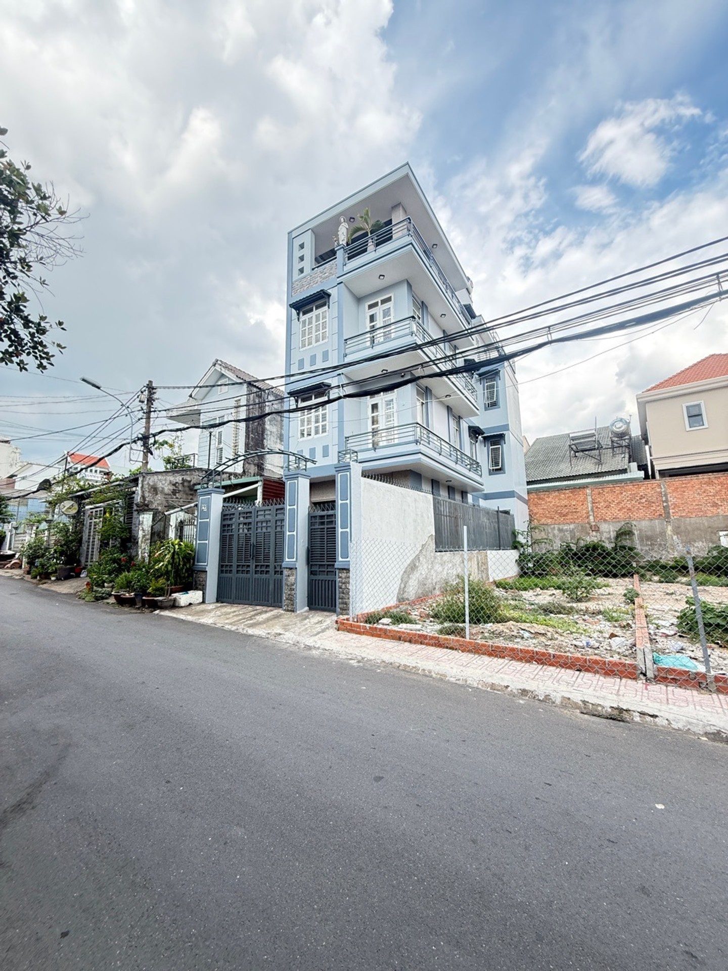 NGAY  GẦN BỆNH VIỆN THỦ ĐỨC- GẦN ĐƯỜNG TAM CHÂU- GÒ DƯA- MT ĐƯỜNG SỐ 3- 79M2- CHO XÂY 6 TẦNG- 6 TỶ