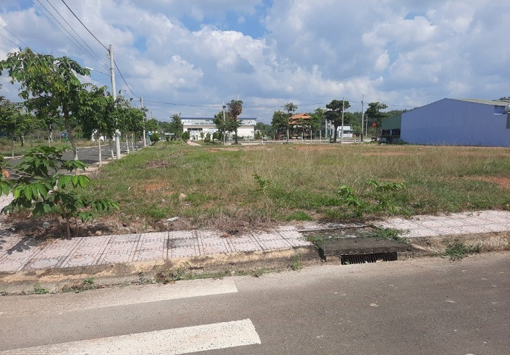 BÁN LÔ ĐẤT NGỘP – KDC LONG HÒA, CẦN ĐƯỚC, LONG AN
📐 Diện tích: 5 x 16,8 m
💰 Giá bán: 763 triệu (giá ngộp – đầu tư & ở đều tốt)