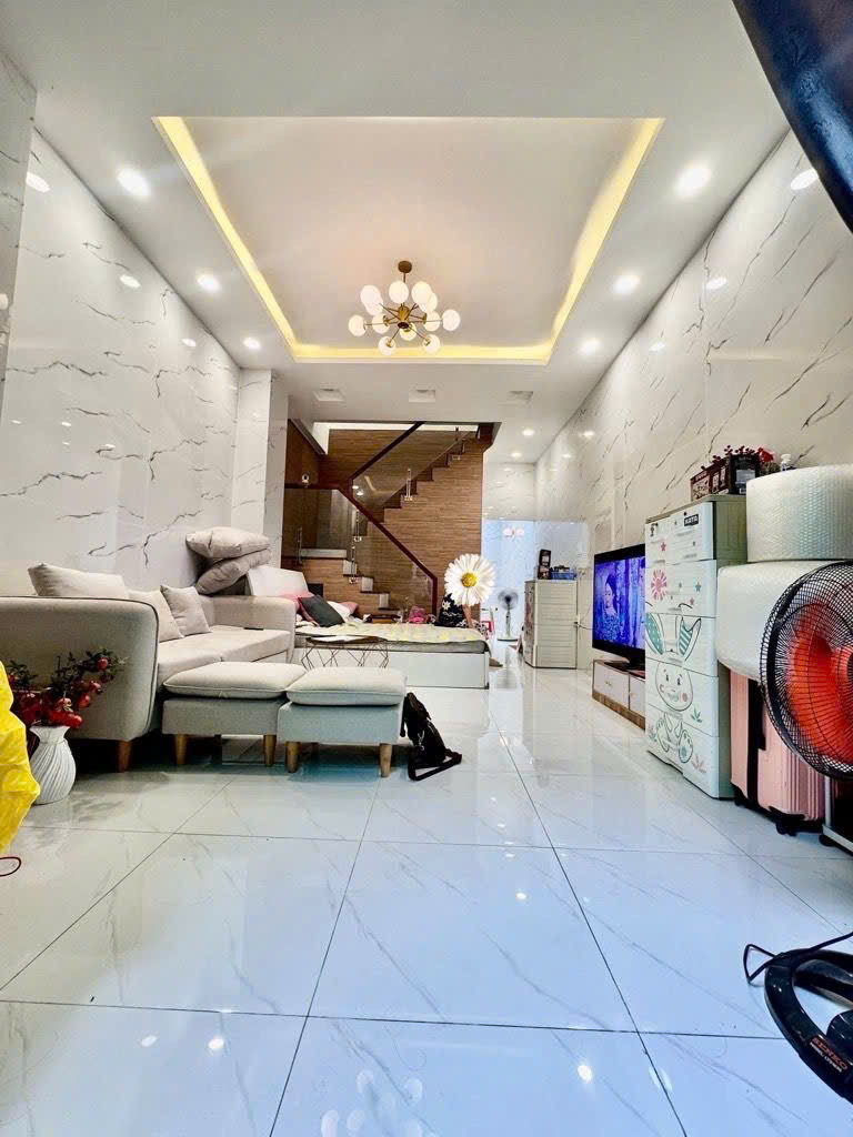 Bán Gấp Nhà Phố  2 Tầng Xe Hơi Đậu Cửa Khu Dân Cư Văn Minh Ngay Đường số 4  P11 Gò Vấp