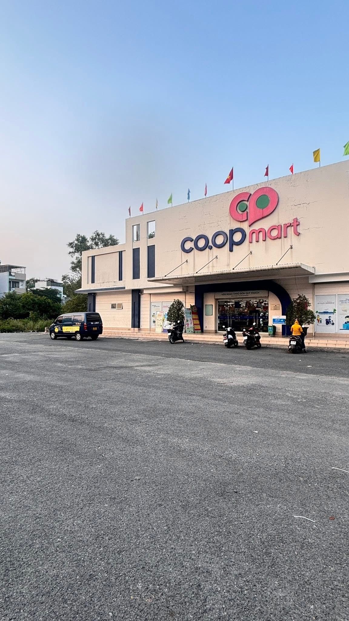 Bán gấp nhà hoàn công mặt tiền đường số 4 tái định cư vĩnh lộc B giá ngộp