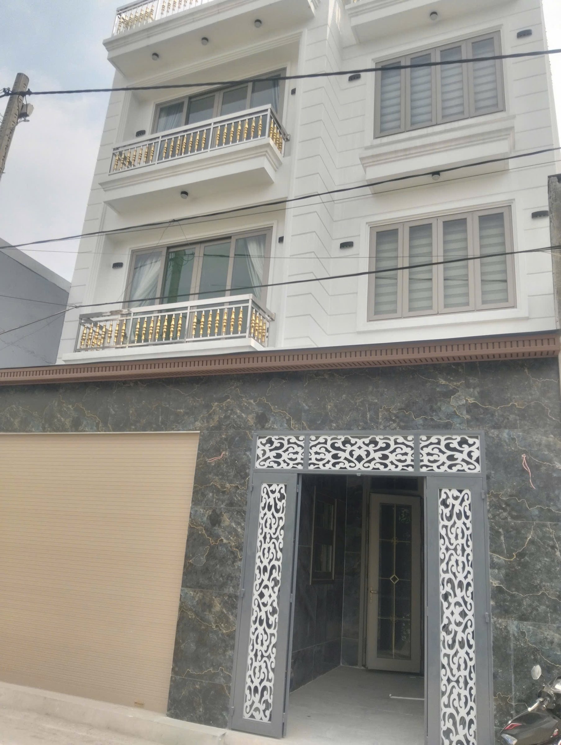 🔥 HẺM XE TẢI – NHÀ ĐẸP 4 TẦNG – NGANG 7.6M HIẾM – SÁT CHỢ HIỆP BÌNH 🔥

💰 Giá chỉ: 8.9 Tỷ (TL)