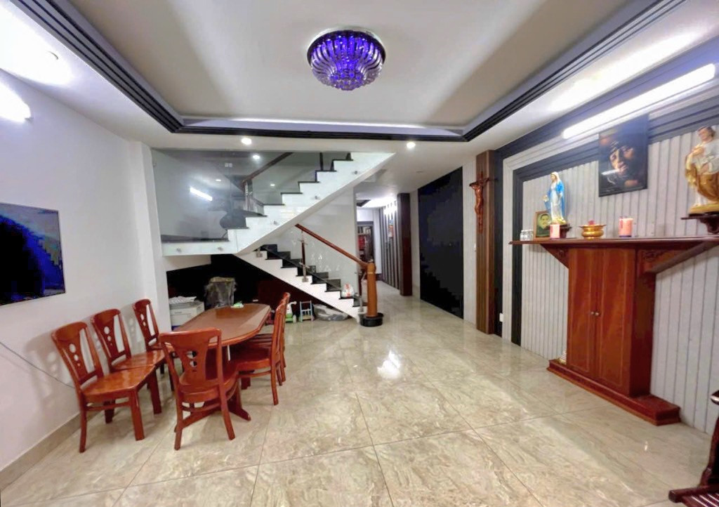 MẶT TIỀ.N NỘ.I BỘ SÁT KÊNH THA.M LƯƠN.G - AEO.N MAILL TPHU - ( 5X16M )