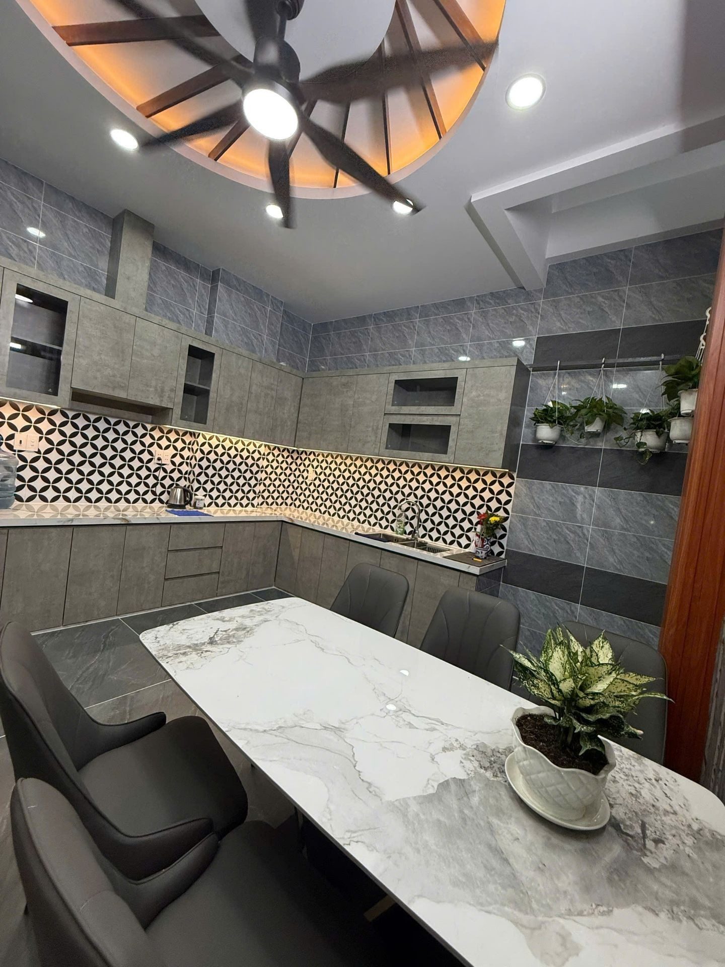 Nhà mới ngay Kênh Tham Lương, HXH, 4 tầng, 60m2, ở ngay - chỉ 6.5 tỷ