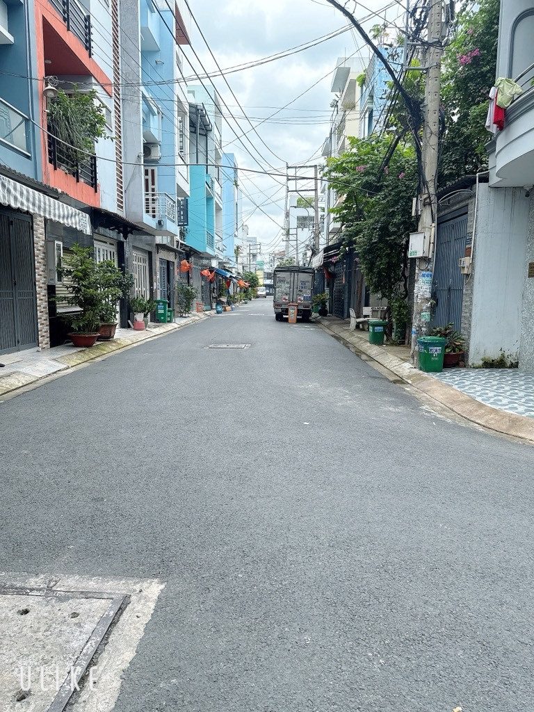 BÌNH TÂN GIÁP TÂN PHÚ - XE HƠI TRÁNH -KHU CAO TẦNG - TIỆN CHO THUÊ VÀ LÀM VĂN PHÒNG -  AN NINH TÔT GIÁ CHỈ 7.7TỈ