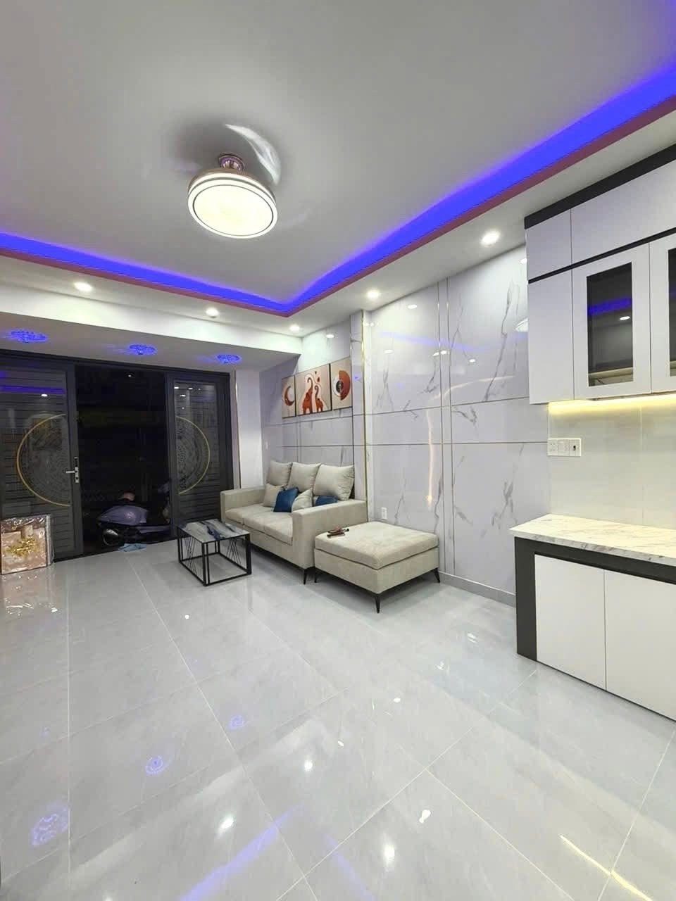 Bán nhà Mặt Tiền Gò Vấp giáp Bình Thạnh - Chỉ 5.28 Tỷ - 31M2 - 2 Tầng