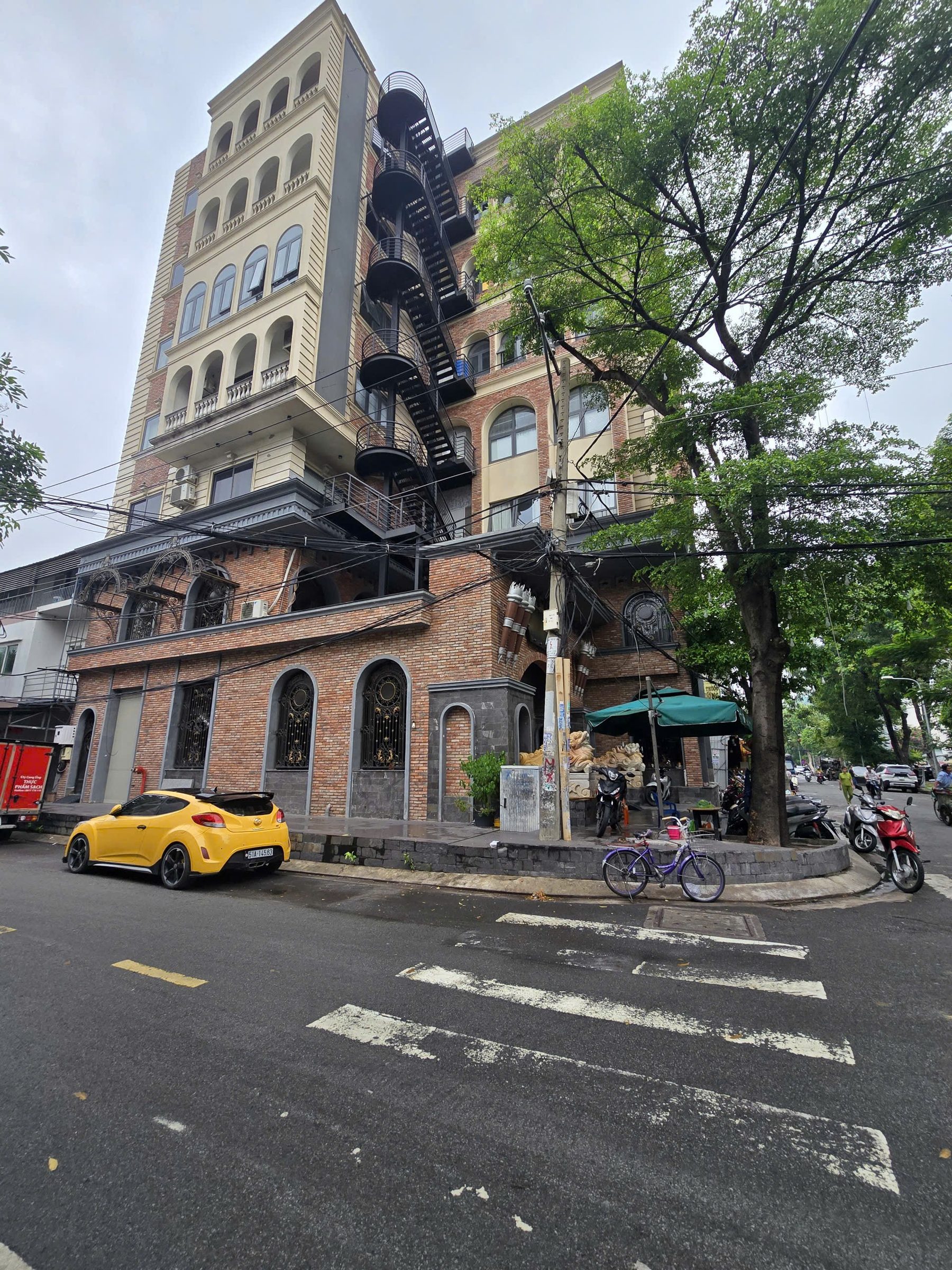Bán Tòa nhà - Building 241m2 có sẵn 241 m2 thổ cư giá 80 tỷ tại Đường Số 7 Phường Tân Kiểng Quận 7 TP. Hồ Chí Minh