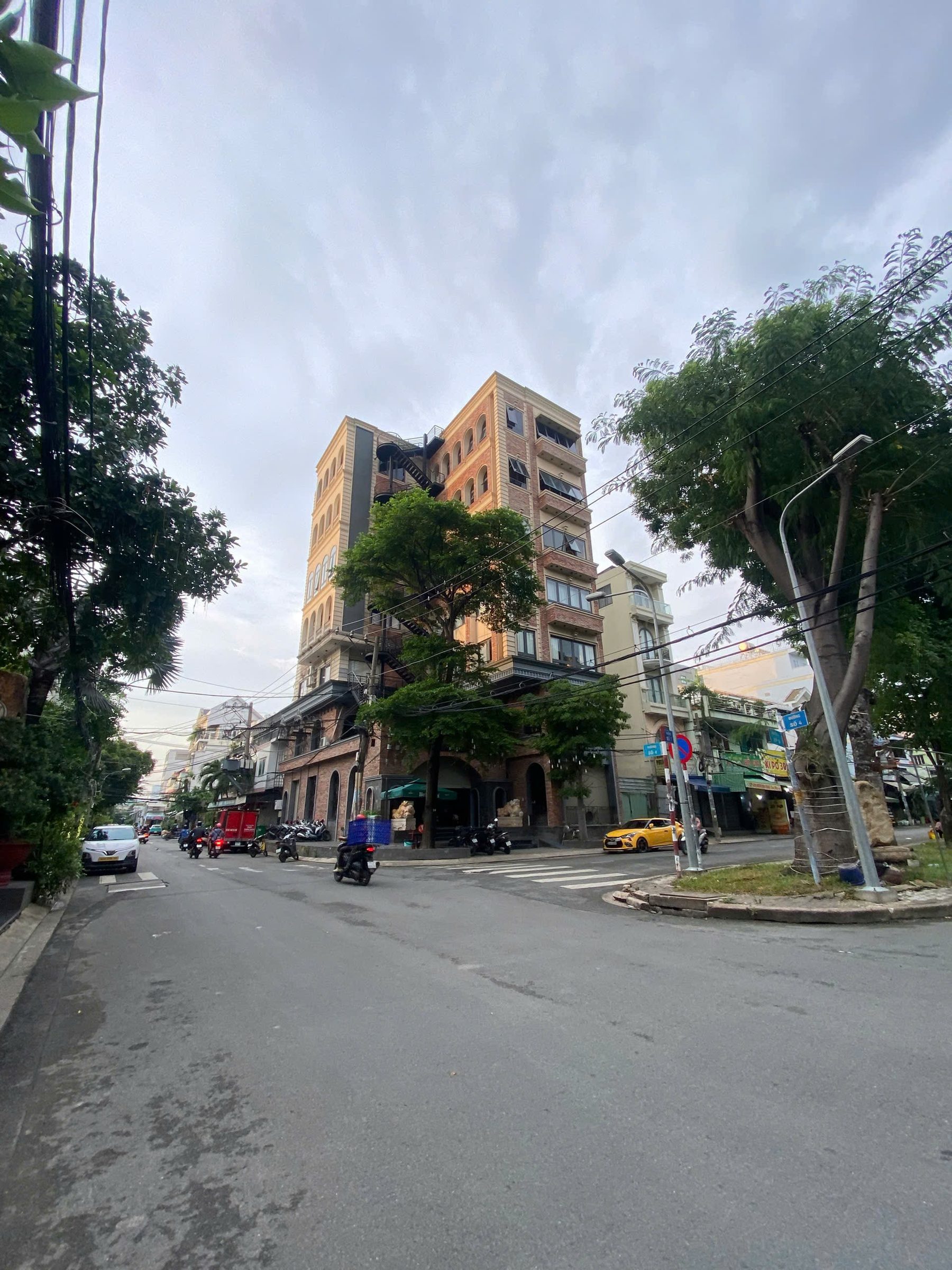 Bán Tòa nhà - Building 241m2 có sẵn 241 m2 thổ cư giá 80 tỷ tại Đường Số 7 Phường Tân Kiểng Quận 7 TP. Hồ Chí Minh