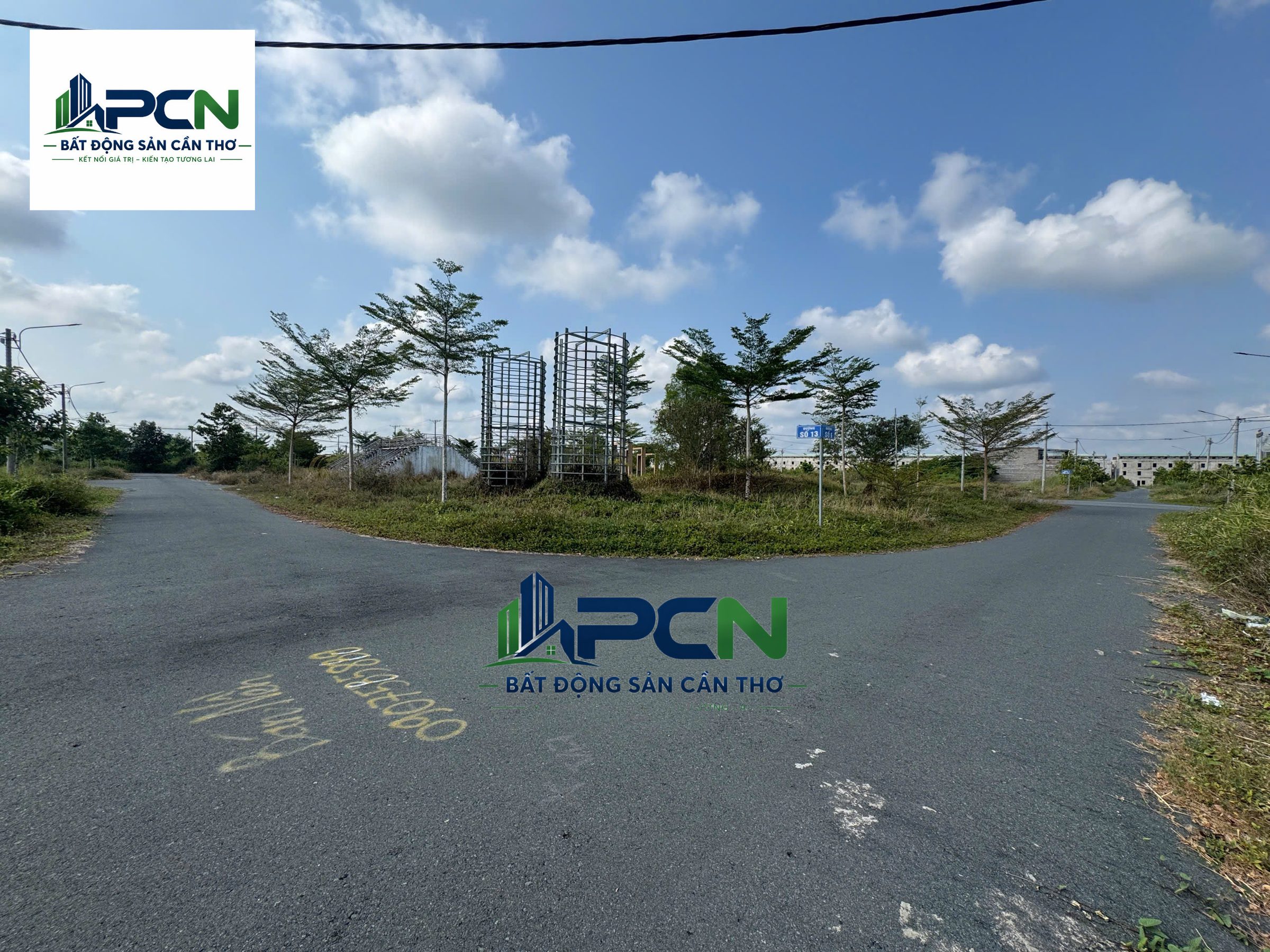 Bán đất 80m² full thổ cư ngang 5m giá 600 triệu, đối diện Công Viên, KDC Vạn Phát Sông Hậu