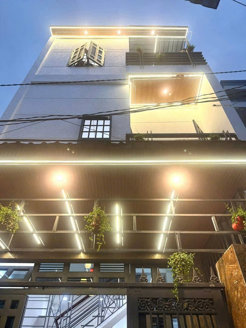 Ngộp! Bán gấp nhà 103m² đường 79, Tân Định, Q7. Xây 5 tầng, mặt tiền 7m,   giá 5tỷ 790triệu. Sổ sẵn