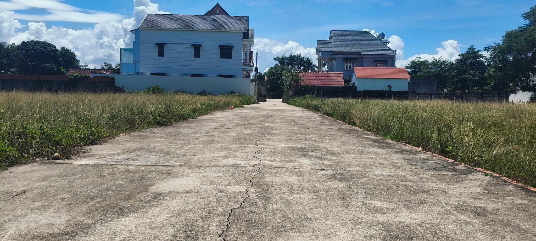 Đất thổ cư mặt tiền đường Bê tông xe Tải sát đường 89 xã Tân Phú Trung Củ Chi TPHCM, DT: 5,5x16m.