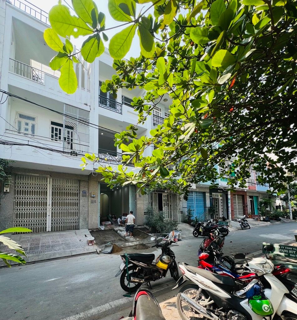 Bán nhà MT view công viên Bình Phú, Q6 - 4x15m - GIÁ 8tỷ5