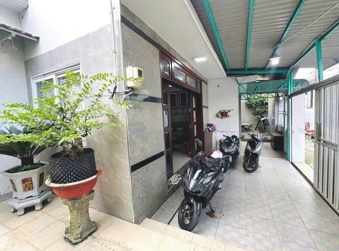 CHỦ THỞ OXY HẠ 450 TR - NHÀ VƯỜN HỒ CÁ KOI SONG HÀNH HÓC MÔN - GIÁ 3.75 TỶ