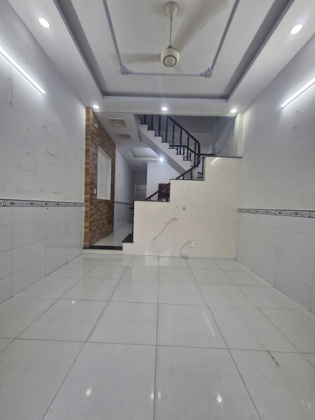 Nhà 1/đường Sư Đoàn 9, xã Vĩnh Lộc A ,TP-HCM 
Diện tích: 4 x