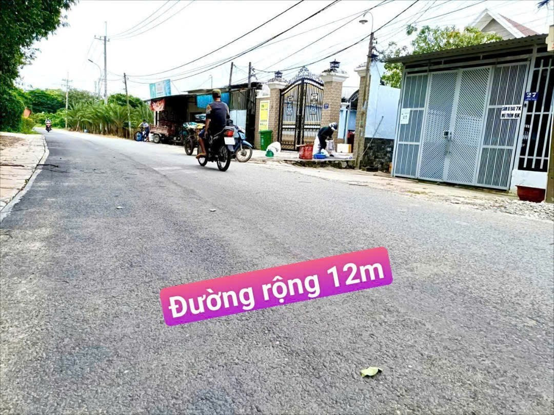 Bán đất sát ngã 3 đường Suối Lội và Nguyễn Thị Lắng xã Phước Vĩnh An Củ Chi TPHCM, DT: 5x25m.