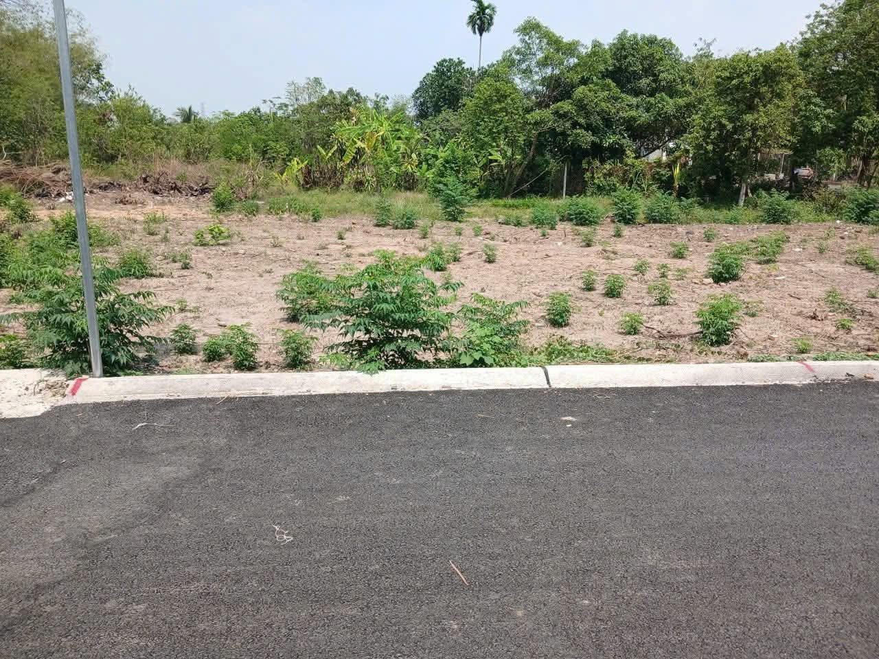 Bán đất thổ cư mặt tiền nhựa sát mũi tàu Suối Lội và Nguyễn Thị Lắng xã Phước Vĩnh An Củ Chi TPHCM, DT: 5x22m.