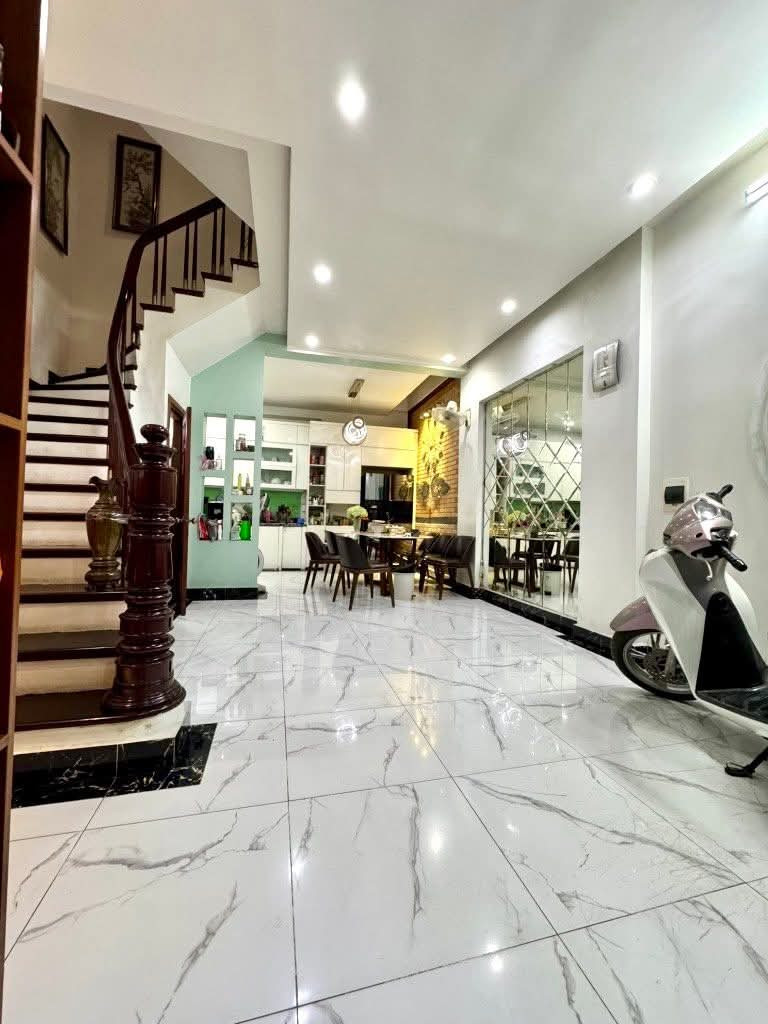 Tạ Quang Bửu 40M - Giá Tốt Khó Tin - Full Công Năng Hoàn Hảo - Ngã Tư Lê Thanh Nghị # Tạ Quang Bửu