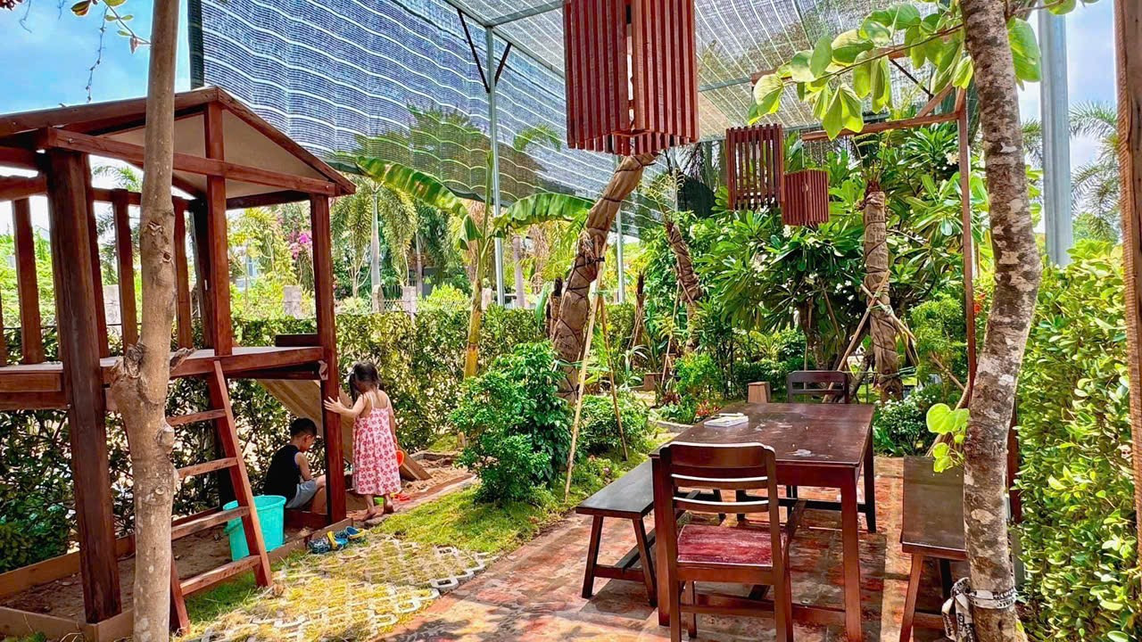 Bán đất tặng nhà gổ sân vườn. Kdc
Đại học Mở Tam Đa giá tốt