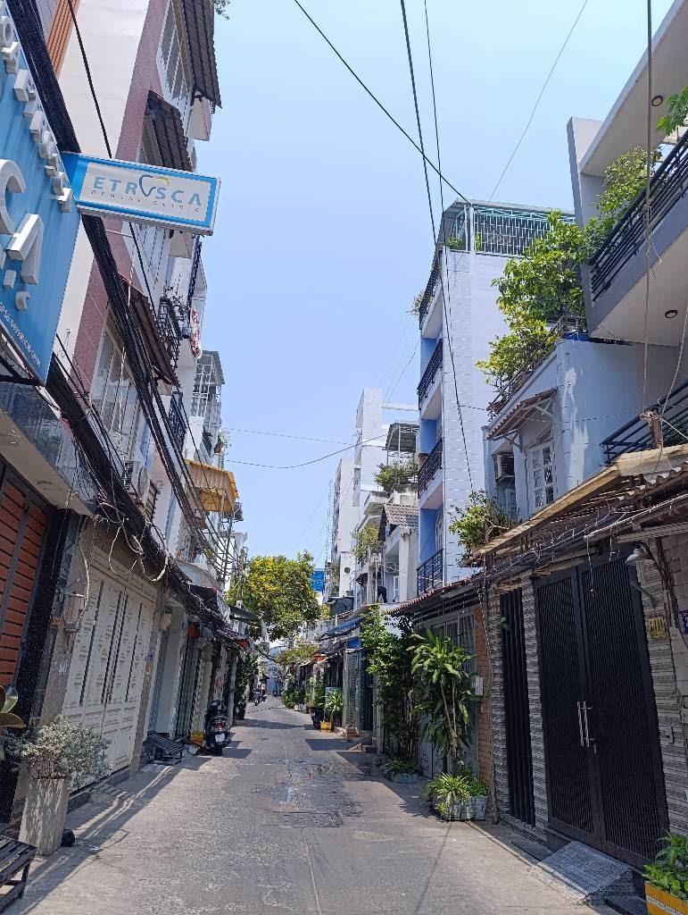(QUẬN 8 ) NHÀ CŨ, 80M RA MT – 4,5M X 15M, SÁT PHẠM HÙNG, KHU DÂN CƯ HIỆN HỮU