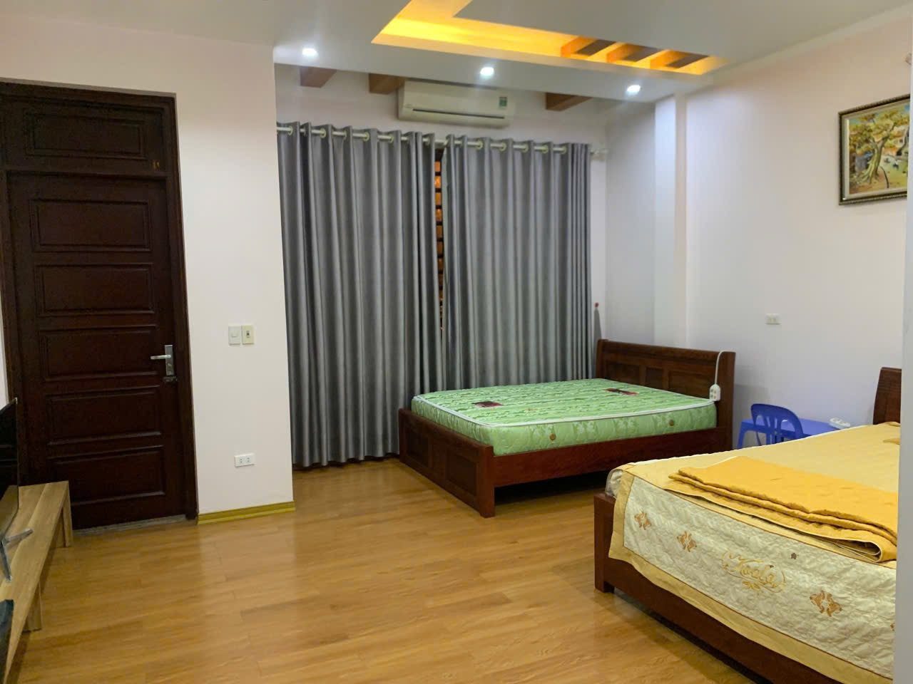 Bán nhà 3 tầng mặt đường tản đà nhìn vườn hoa khu K15. Diện tích 82.5m mặt tiền 5.5m hướng đông bắc. Phường kinh bắc tỉnh bắc ninh