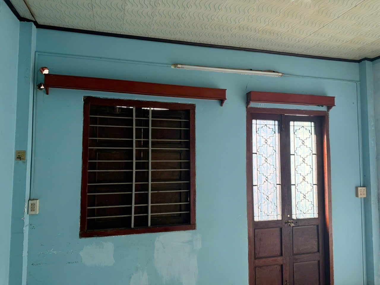 🏡🏡Bán  đất tặng  nhà cũ đường Tản Đà - Nam Nha Trang . 
-Cách biển 1,5km. 
-Khu bàn cờ đủ tiện ích .
-DT : 73,5m2
💰💰Giá : 4,4 tỷ thương lượng.