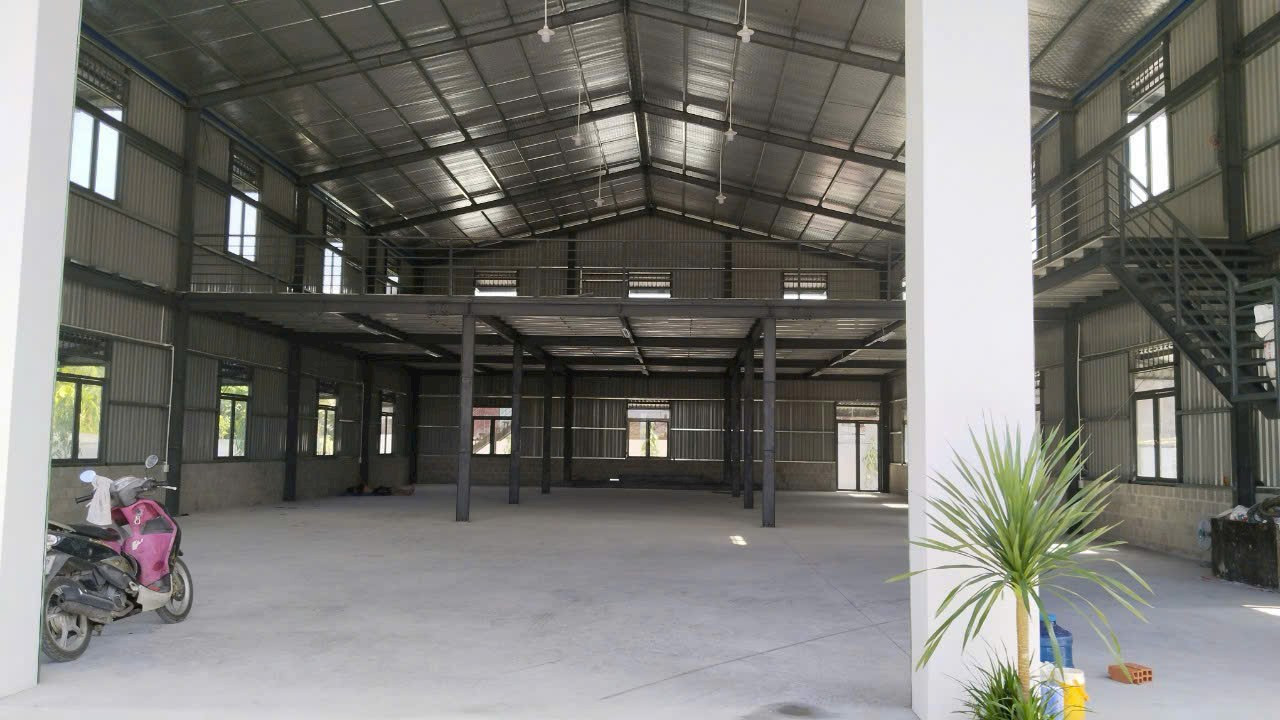 Bán kho xưởng mặt tiền nhựa xã Tân Hiệp Hóc Môn TPHCM, DT: 997m2.