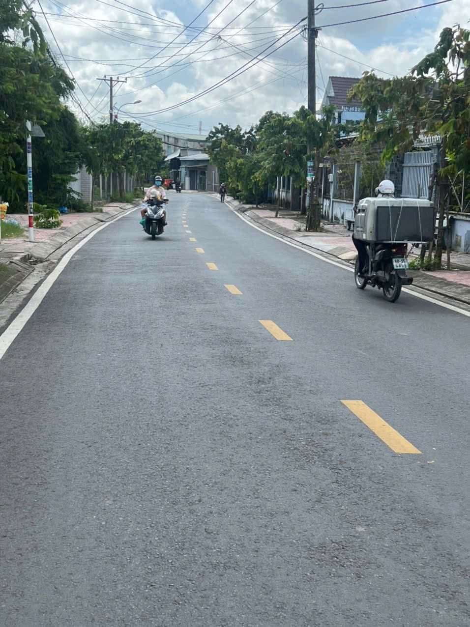 Bán nhà xưởng mặt tiền nhựa đường Tân Hiệp 4 xã Tân Hiệp Hóc Môn TPHCM, DT: 15x41m.
