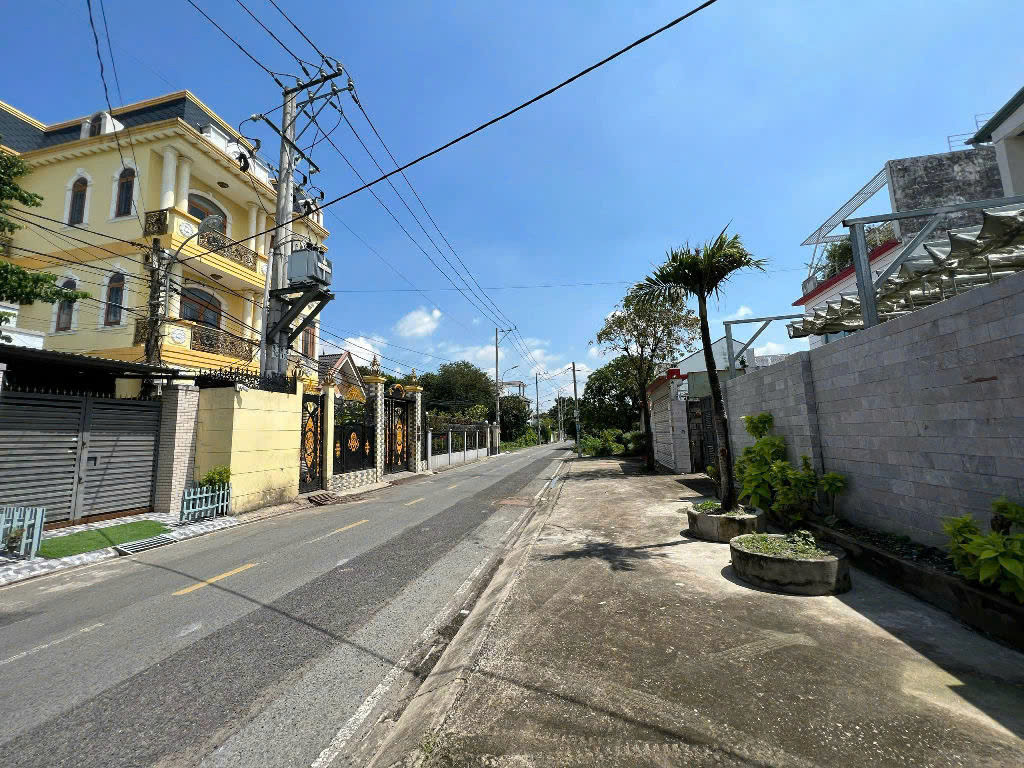 Bán xưởng mặt tiền nhựa đường Tân Hiệp, 900m2 thổ, giá 28 tỷ