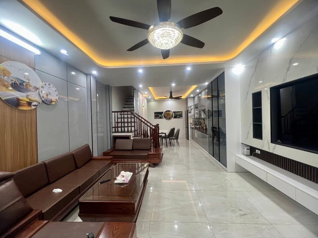 Nhà Đẹp Tân Mai 45M> Ngõ Nông - 20M Ra Ô Tô - Giá 8,2 tỷ