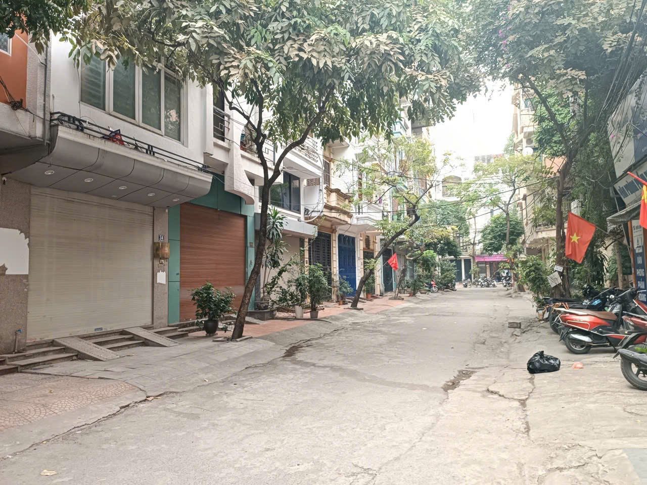 BÁN NHÀ LIỀN KỀ KĐT ĐỀN LỪ. HOÀNG MAI. 45M2 - 5 TẦNG. GARA Ô TÔ.