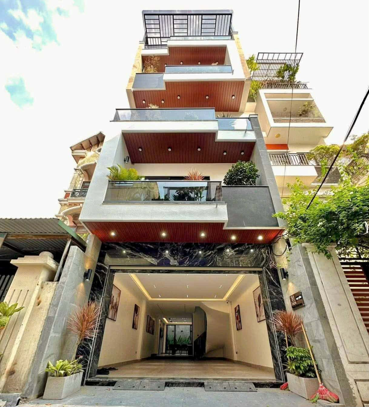 Rẻ nhất Thị Trường, Tân Mai, Hoàng Mai, 95m2, 6 tầng thang máy, ô tô vào nhà, 25.9 tỷ