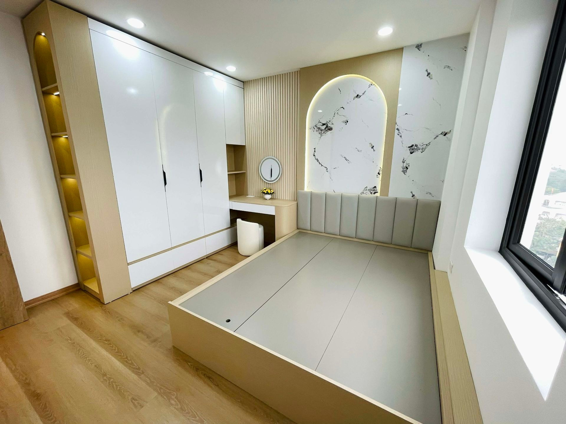CHUNG CƯ ĐỀN LỪ PHỐ LÃNG MẠN – ÁNH SÁNG NGẬP TRÀN – 2 NGỦ ĐẸP – GIÁ TẦM 5 TỶ