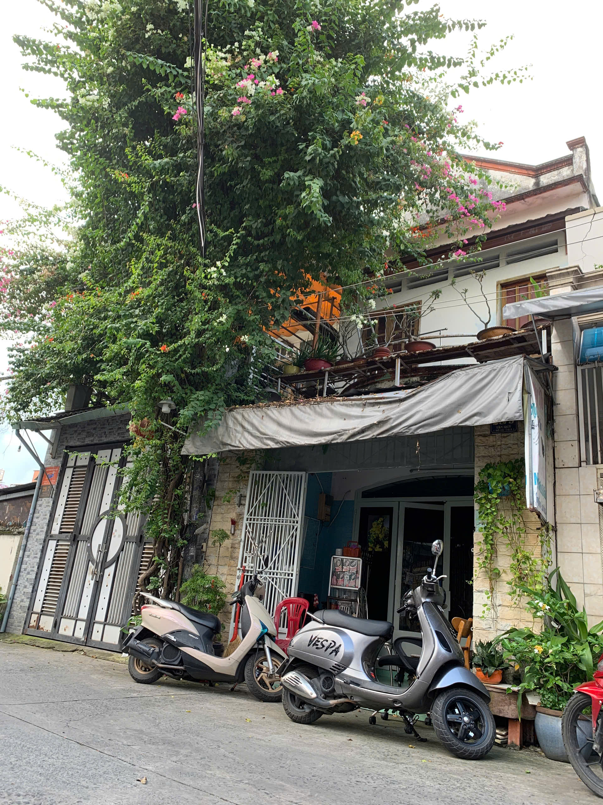 💥 Nhà hẻm xe tải ngay Tân Quý, 2 tầng kiên cố, 50m2, chỉ nhỉnh 4 tỷ 💥