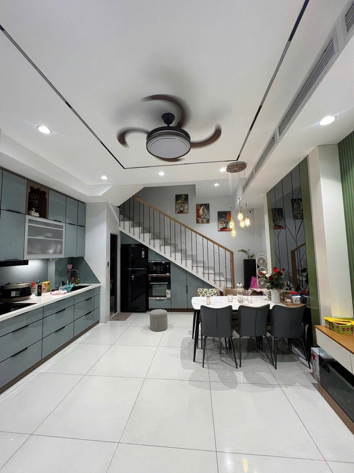 HXH 4m Tân Sơn Nhì, 36m2, ngang 5m, 4 tầng, full nội thất, vuông vức SHR, 6 tỷ TL
