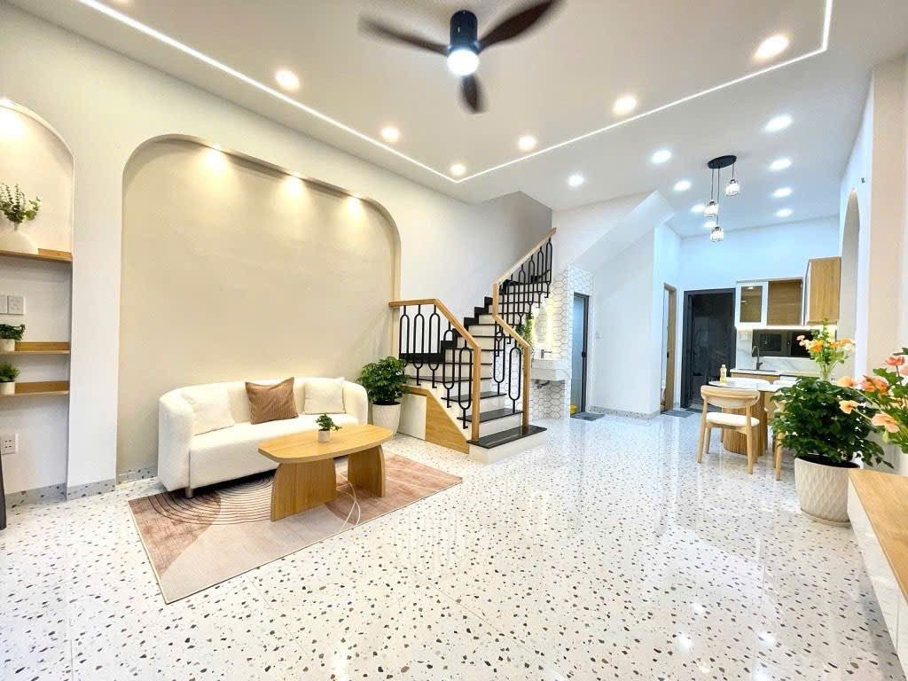 Phạm Văn Bạch – Tân Bình | 52m² – 2 Tầng BTCT – Tặng Nội Thất – Giá 5.2 Tỷ