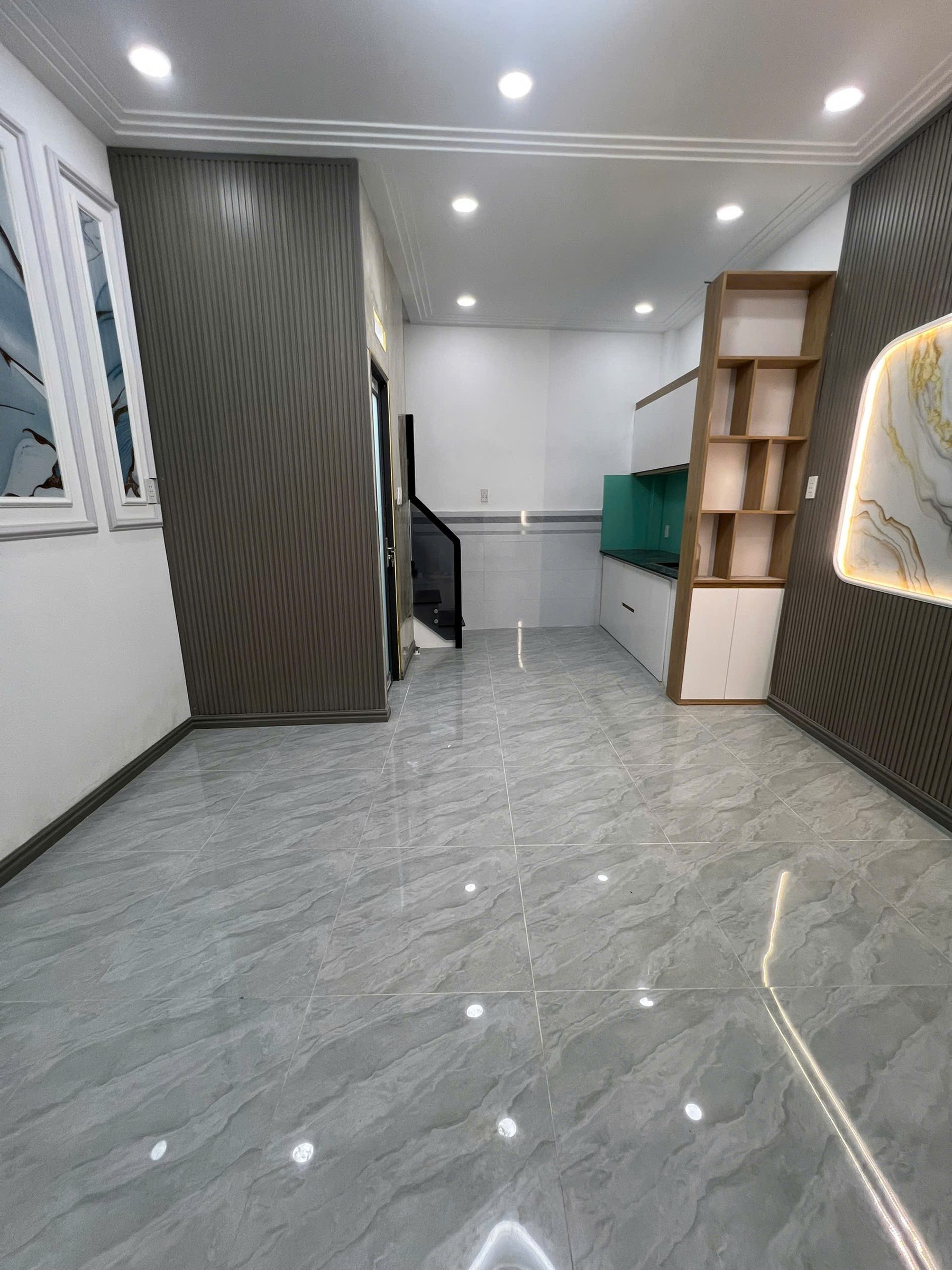 Đường nhựa 9m. Nhà 24m2 thổ cư đường TTH14 gần Bệnh viện Q12. Có 2PN, ban công. Giá 1,13 tỷ có bớt