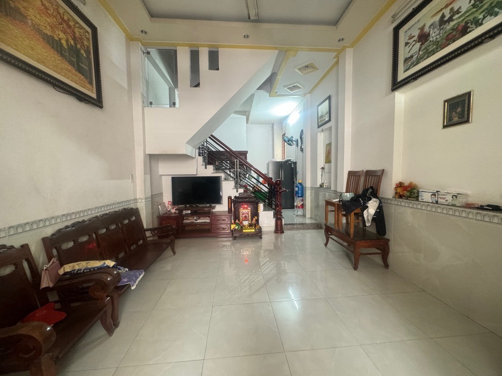 Bán nhà 80m² có sẵn 57m² thổ cư ngang 4m giá 6.4 tỷ tại Đường Tân Thới Nhất 05 Phường Đông Hưng Thuận