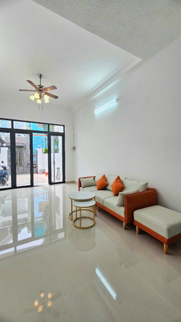 Bán nhà 92m² ngang 4m ,giá 6.4 tỷ , Hẻm 4m, gần Trường Chinh, Phường Đông Hưng Thuận