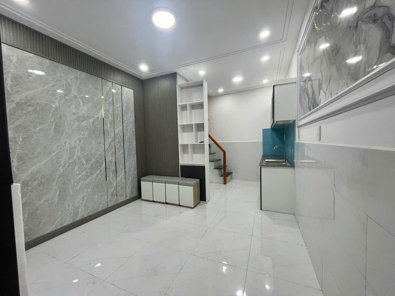 Hẻm 6m ô tô né nhau. Nhà 1/ đường phan văn hớn gần Cầu Tham Lương, DT 3,5x7m. Giá 1,389 tỷ (TL)