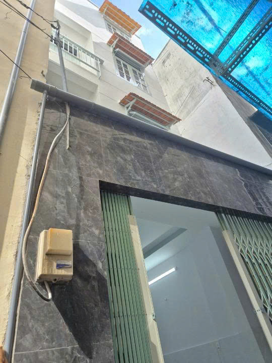 Nhà  chợ vải Tân Bình, 03 lầu kiên cố, 42m2, giá rẻ 6,8 tỷ