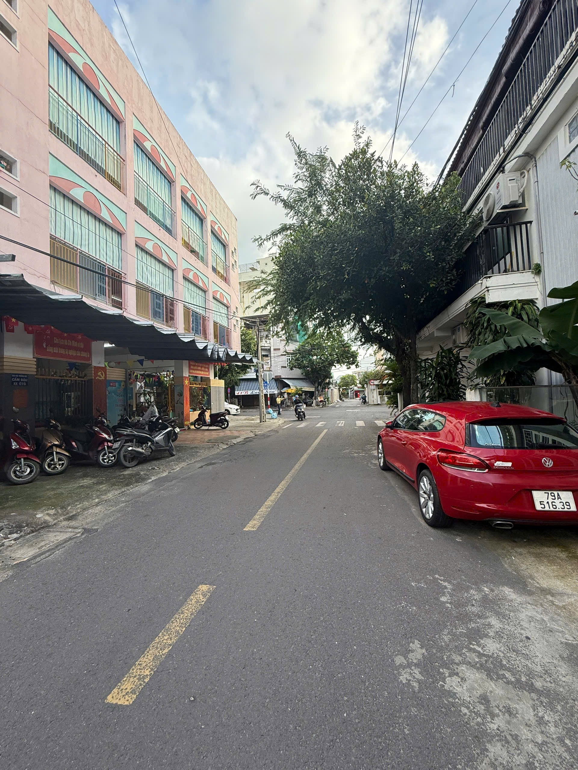 🍁Nhà mặt tiền đường TẢN VIÊN - khu bàn cờ Nha Trang, P. Phước  Hoà ( Cũ )- trung tâm Nha Trang 💰
•DT: 145m2 - ngang gần 8m/ Gả 15,5 tỷ