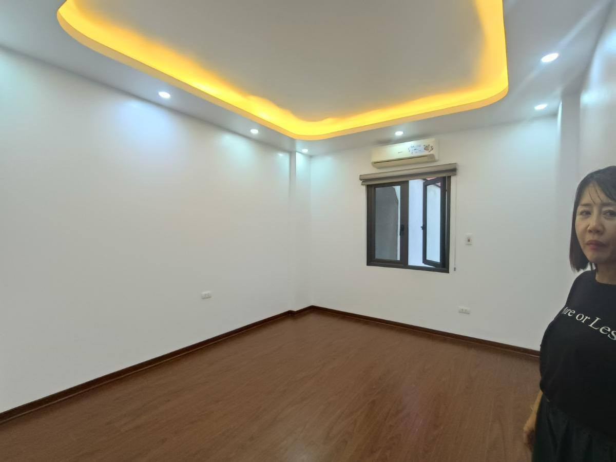 BÁN NHÀ TĂNG THIẾT GIÁP – 5 TẦNG THANG MÁY – Ô TÔ ĐỖ CỬA – GIÁ CHỈ 9.3 TỶ