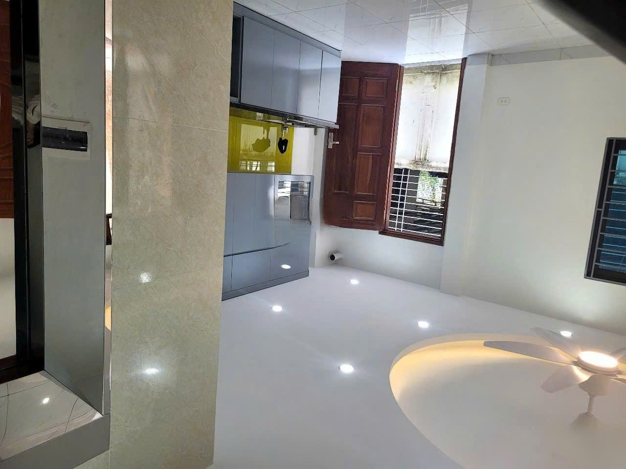 Nhà đẹp OTO, THANG MÁY, ĐỦ ĐỒ ở Tây Mỗ, Từ Liêm 40M*5T giá 15 triệu