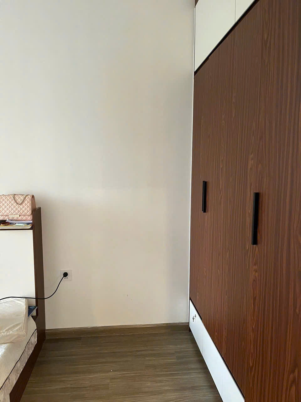 🏠 BÁN CĂN 3n sa5, diện tích 94m
👉 view nội khu 👉 Hướng: ĐN
👉Toà mới, chủ đầu tư đang làm sổ❤️
👉Nội thất gắn tường đầy đủ
🔥Gía: 9,1 tỉ thu về🔥
☎️Lh: 0966.760.336