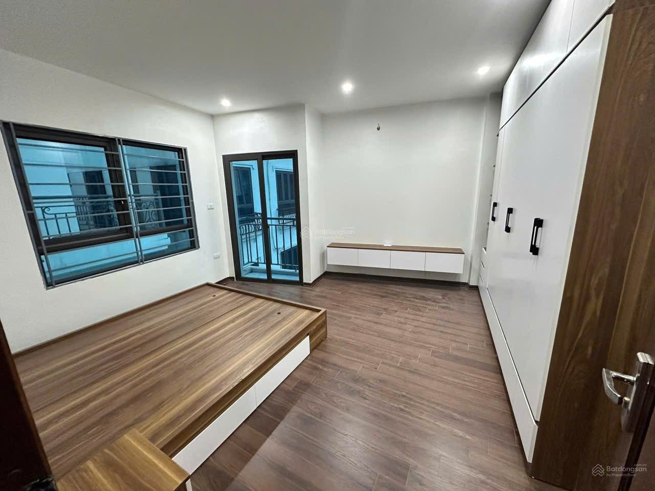 Cho Thuê Nhà Tây Mỗ - Nam Từ Liêm 36M² 5 Tầng 3 Ngủ - Thang Máy - Nội Thất CB - Giá Thuê 18tr