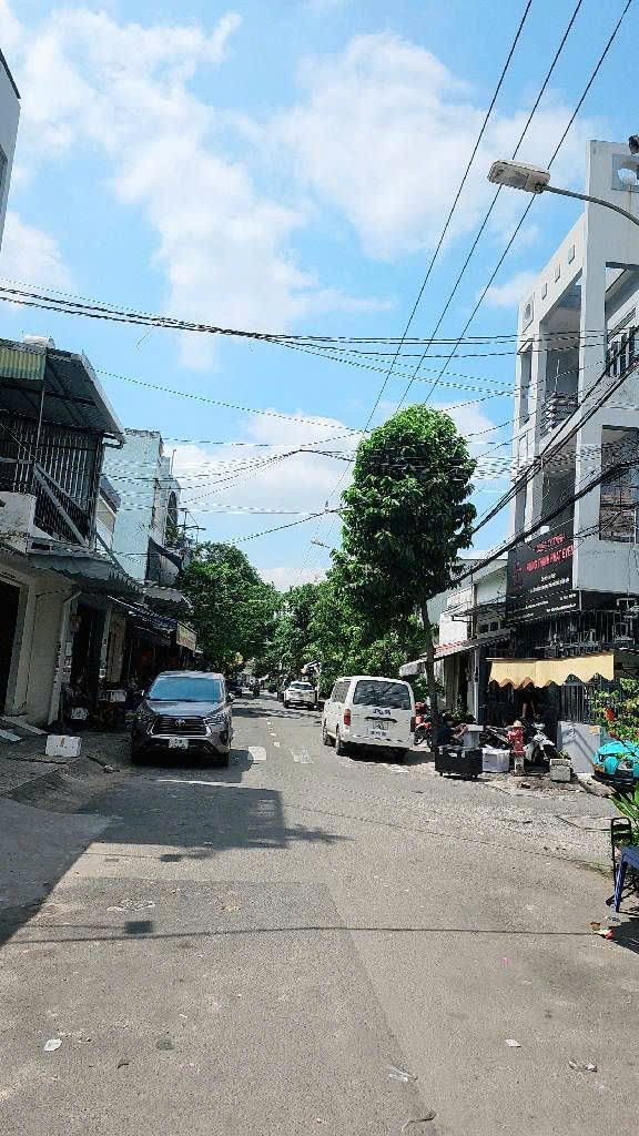 TIN THẬT bán nhà Tân Phú - 70m2 5 tầng LÔ GÓC ngang 4x20 đường trước nhà 13m, vỉa hè,