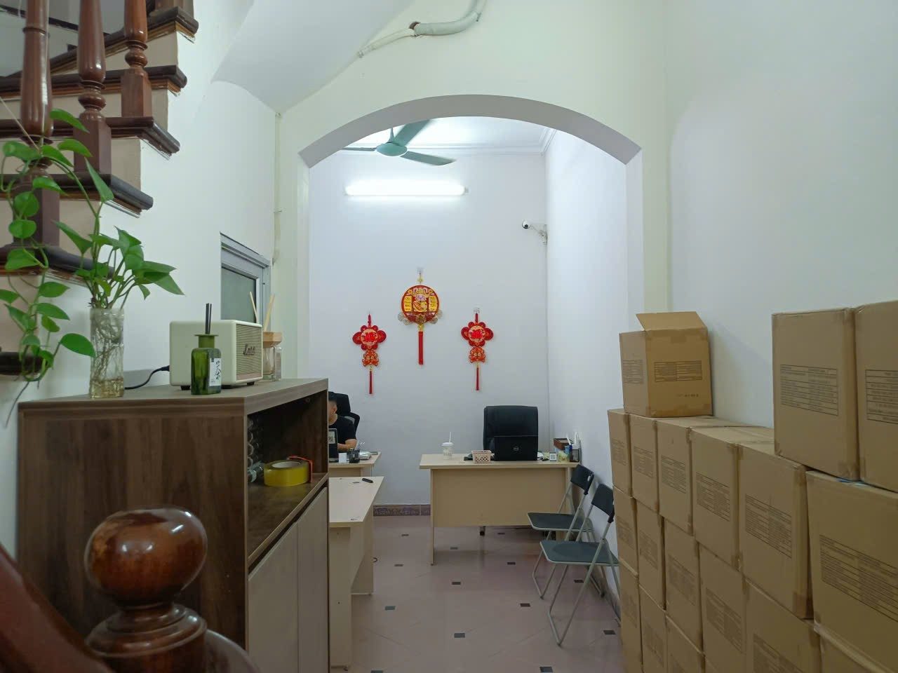 Cho Thuê Nhà Tây Sơn - Đống Đa 35M² 4,5 Tầng 4 Ngủ - Nội Thất CB - Ô Tô Vào Cửa - Giá Thuê 13,5tr